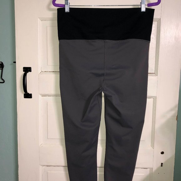 Fabletics Capris - Picture 4 of 5